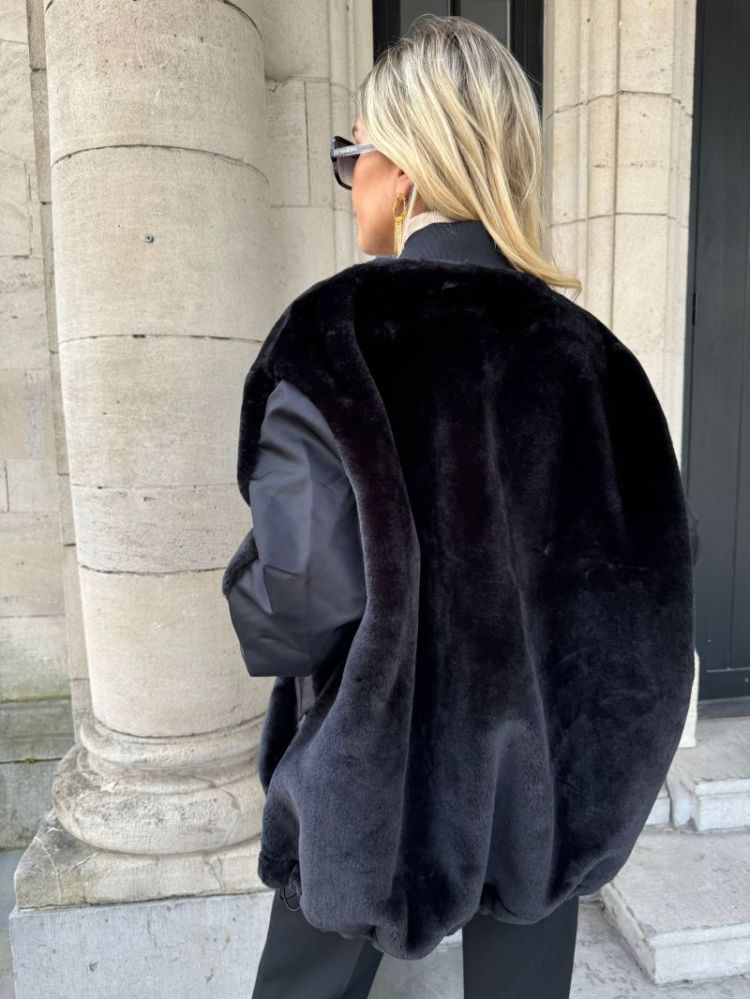  2000 BLACK