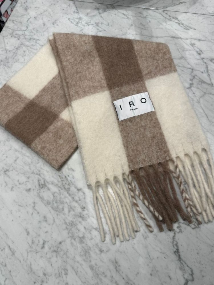  LIGHT TAUPE