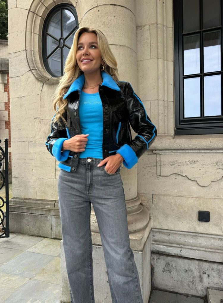  BLUE/BLACK