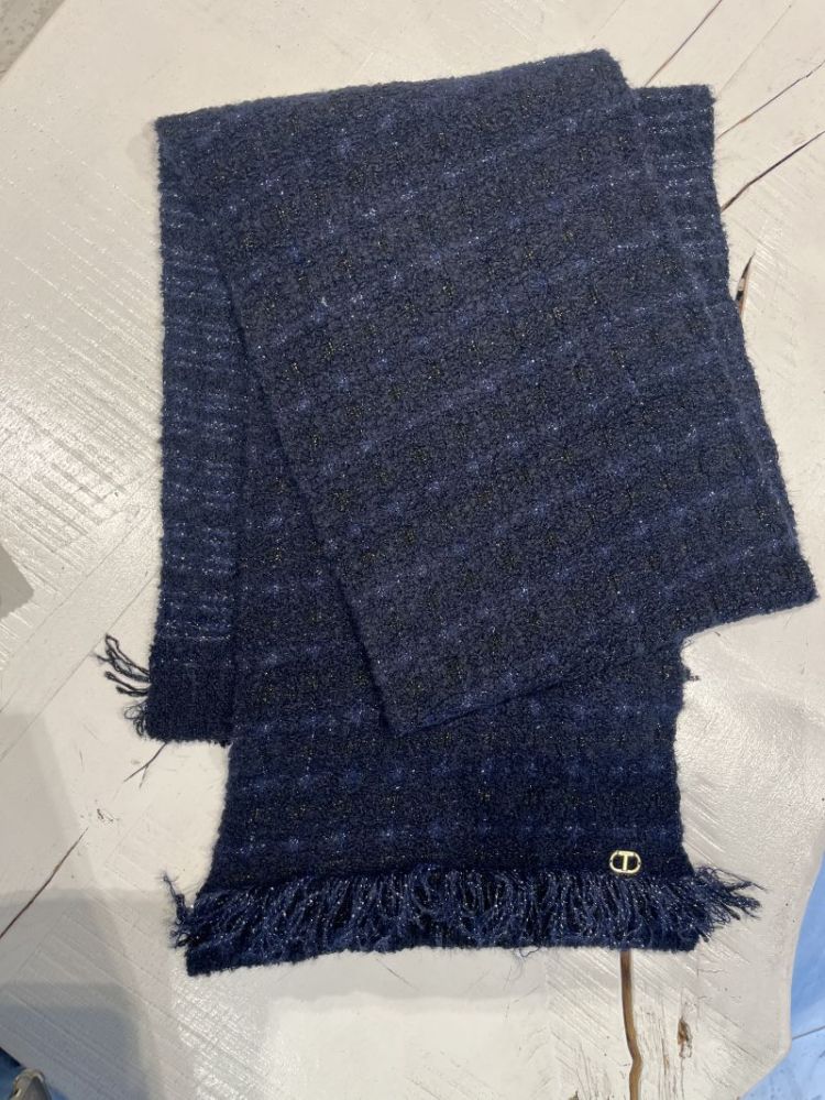  12074 BLAUW