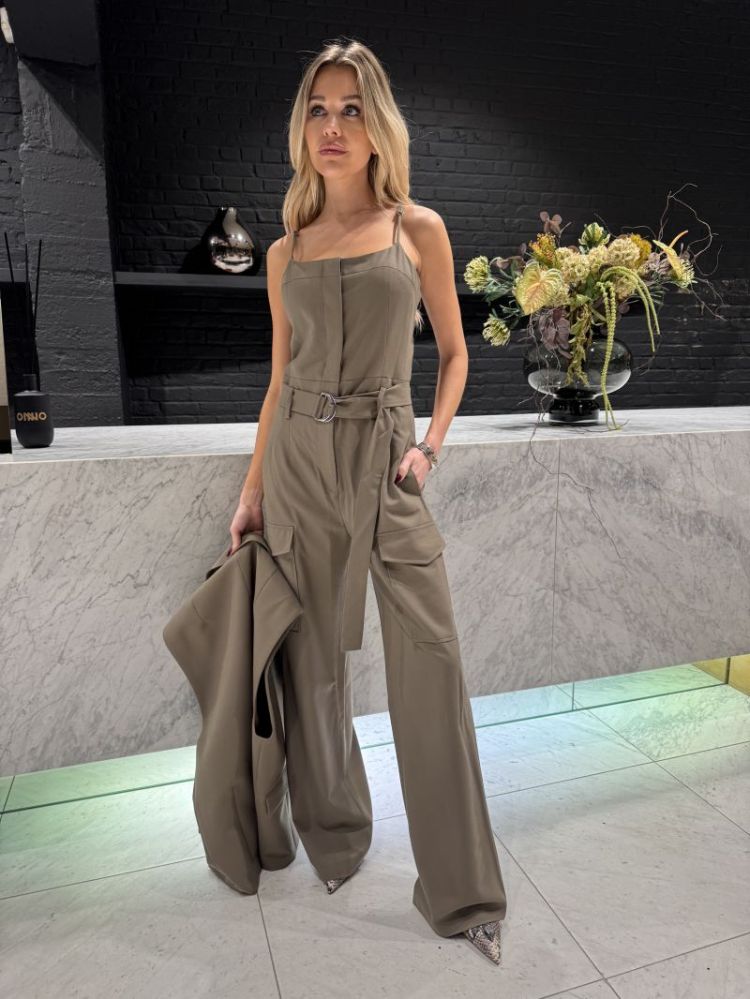 KHAKI