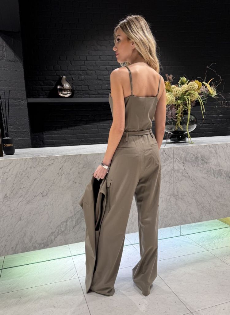 KHAKI