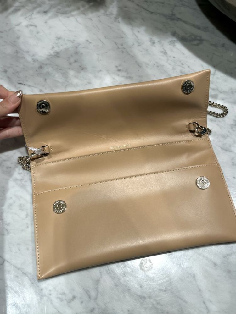  B685 BEIGE