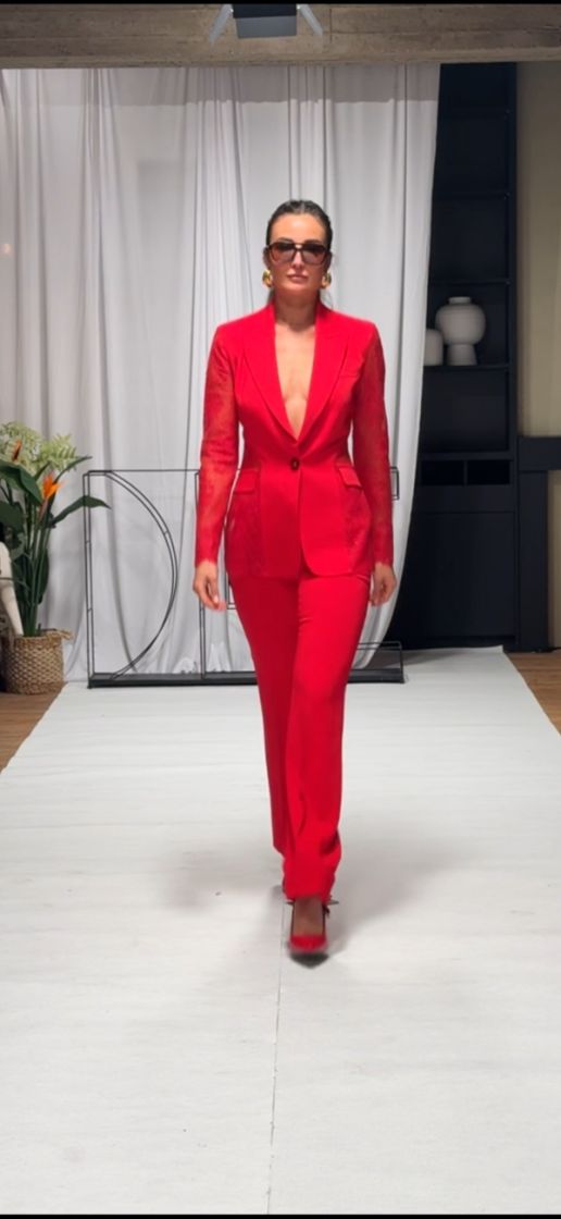  R49 BRIGHT RED