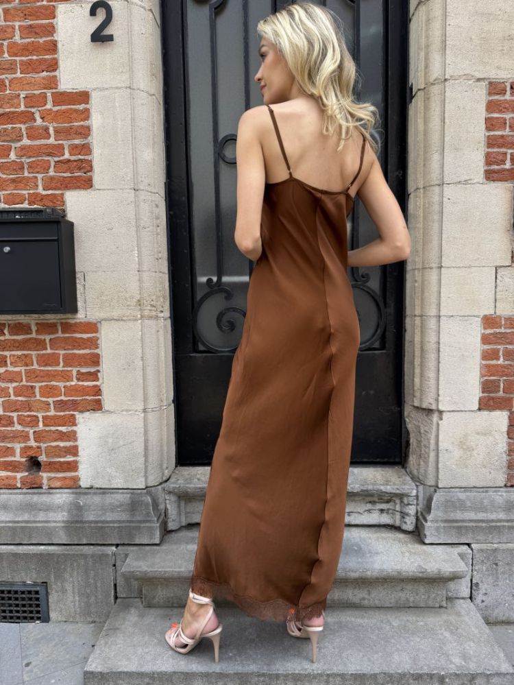  TAN