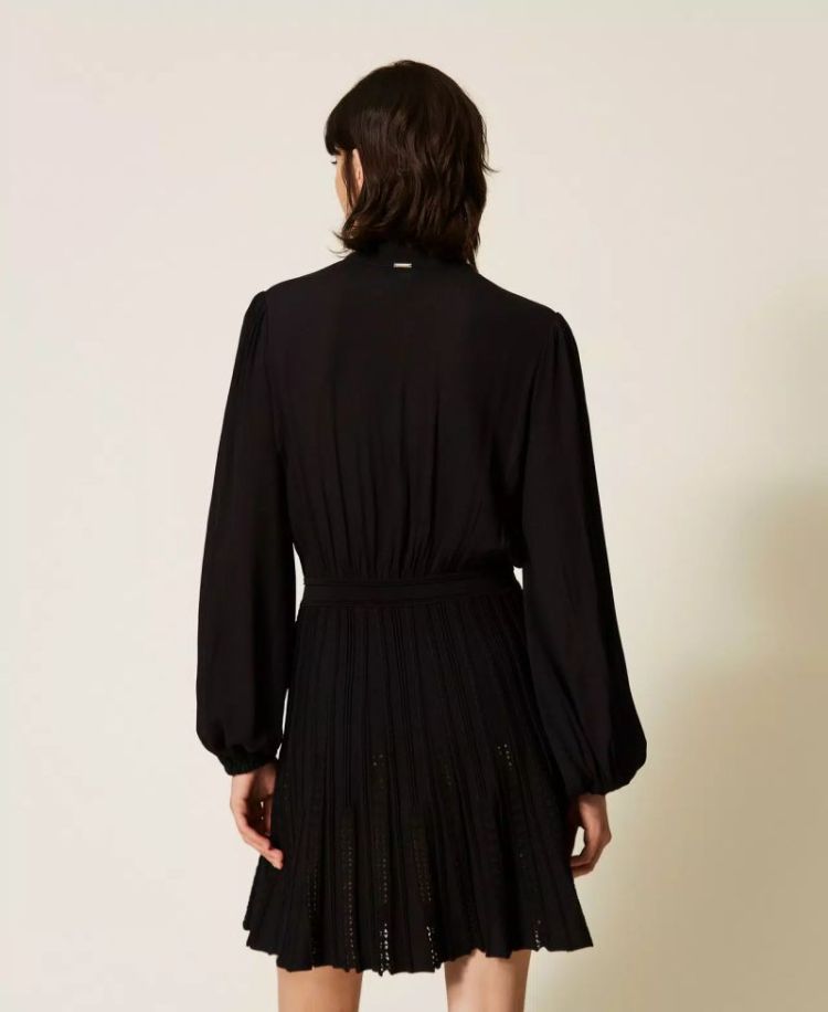  006BLACK