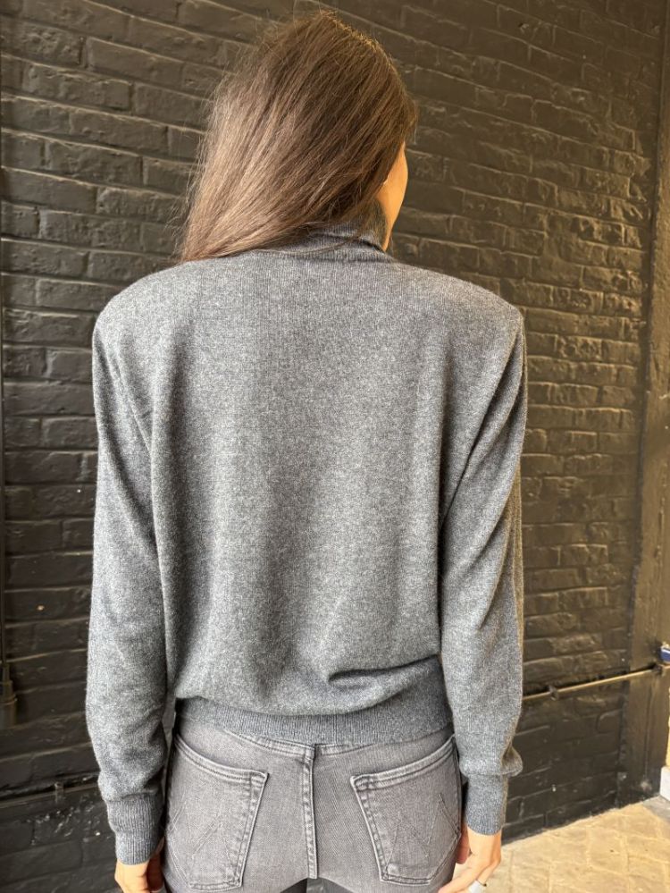  DARK GREY