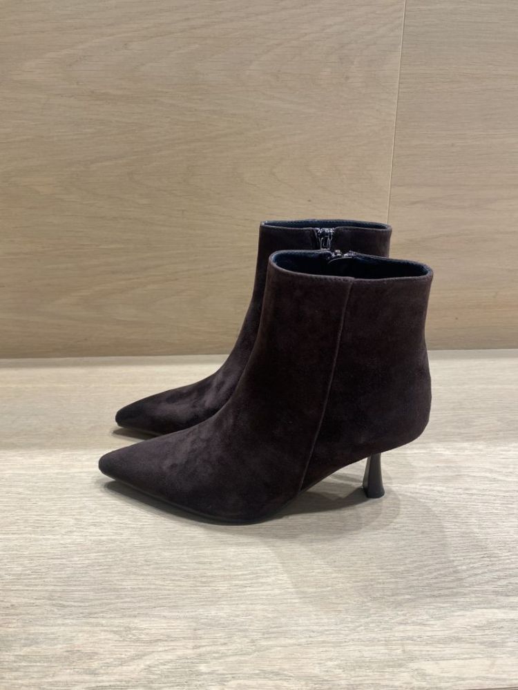  MARRON