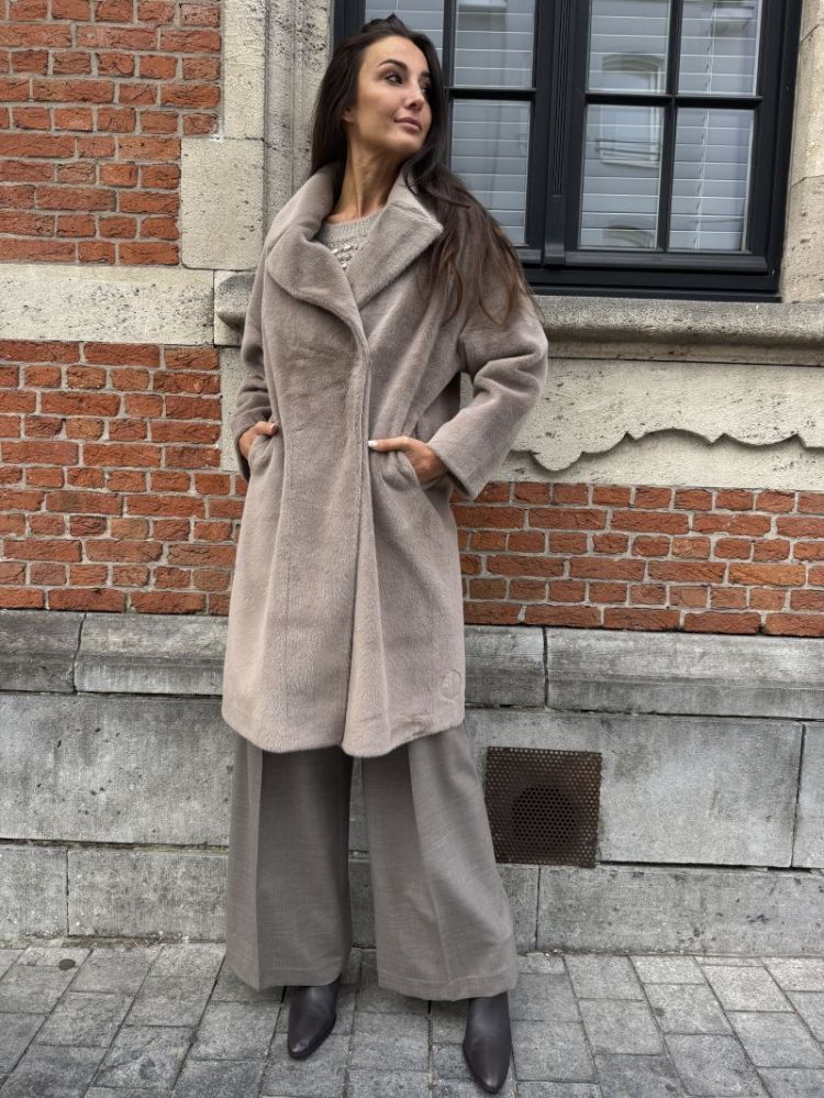 TAUPE